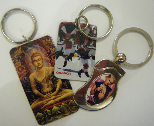 Llaveros personalizados de diferentes tipos.