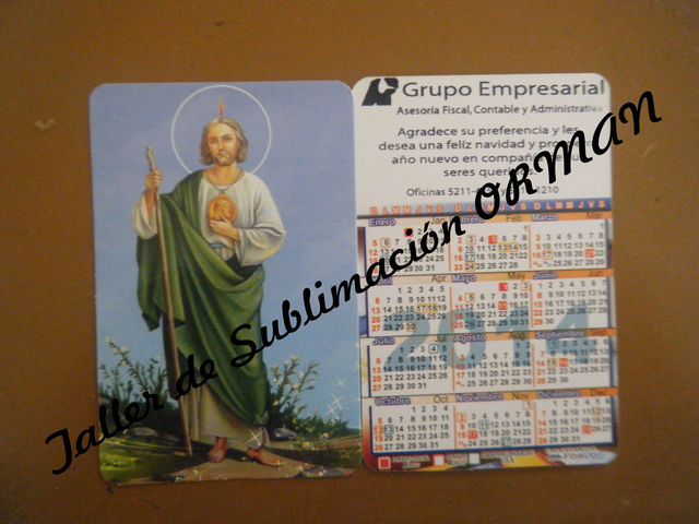 Calendario con impresión a una tinta al reverso.